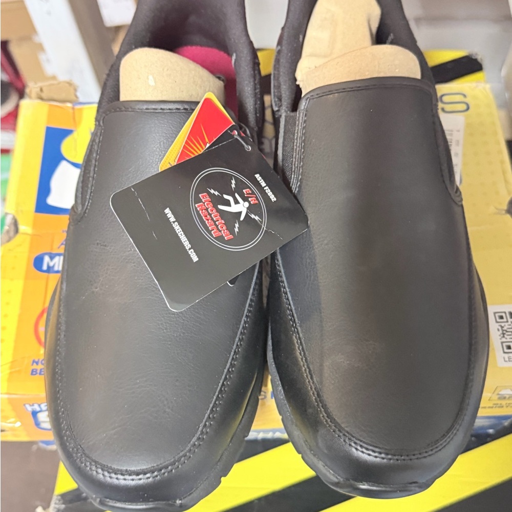 Brand New Mens Slip Ins, Skechers Black Leather Loafers Size 9